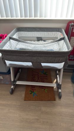 Simmons twin bassinet