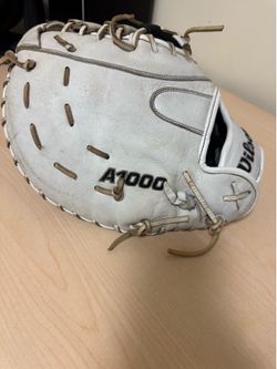Wilson A1000 softball first base glove