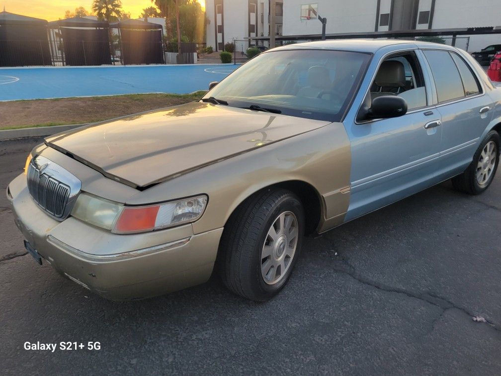 2004 Ford Crown Victoria