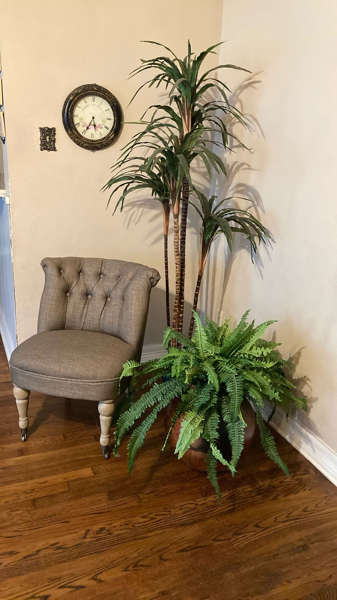 ACCENT LIVING ROOM CHAIR