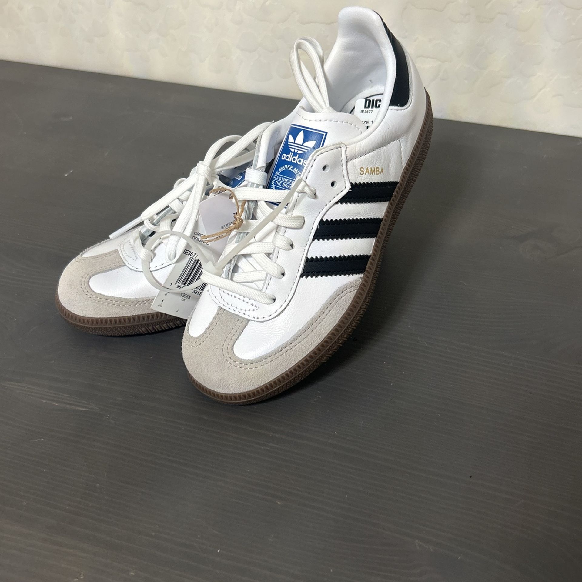 Kids Adidas Sambas white Size 1