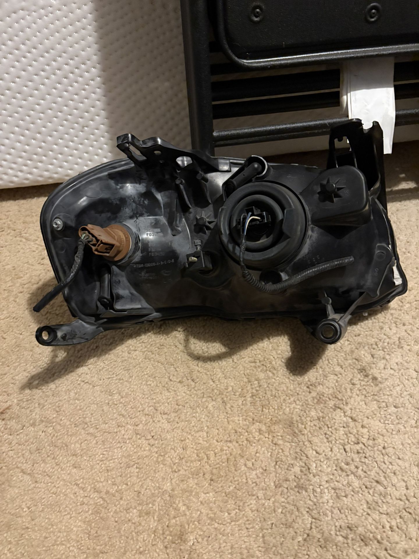Mazda Tribute/Ford Escape Headlight & Fog Light Assembly
