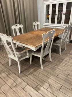 Free Dinning Table