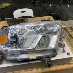 Dodge Ram 1500 Headlights 
