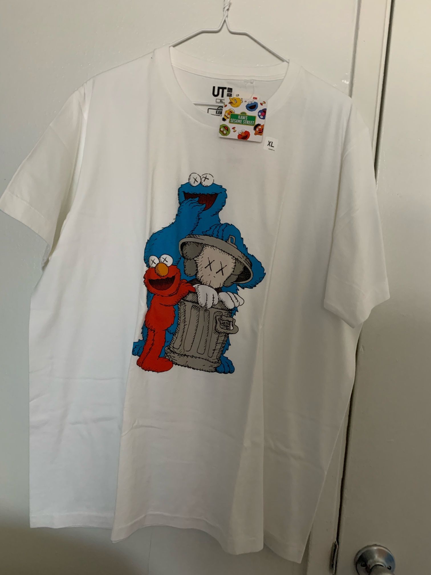 Uniqlo x Kaws