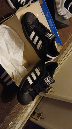 Adidas shell toe
