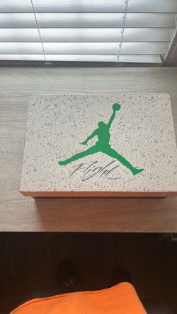 Jordan 4 RM