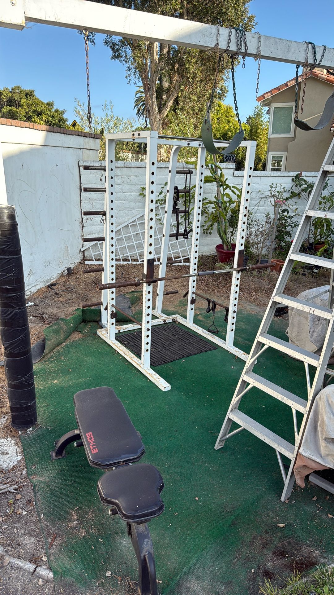 Free Squat Rack With Barbell