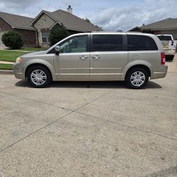 2009 Chrysler Town & Country