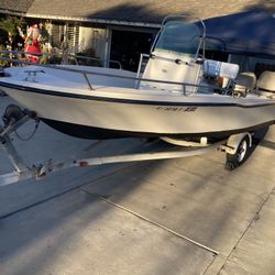 1994 17 Ft  Trophy Center Console