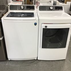 New Scratch And Dent Midea Washer And Dryer Set. 1 Year Warranty 