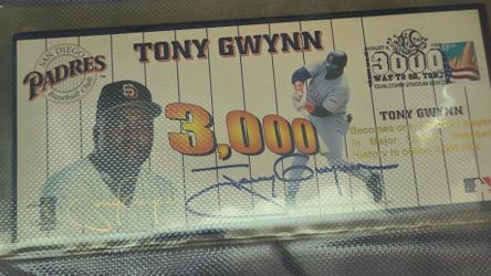 Tony Gwynn 3000 Hits Commemorative Signed Card