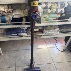 Dyson  Cordless Vacuum 