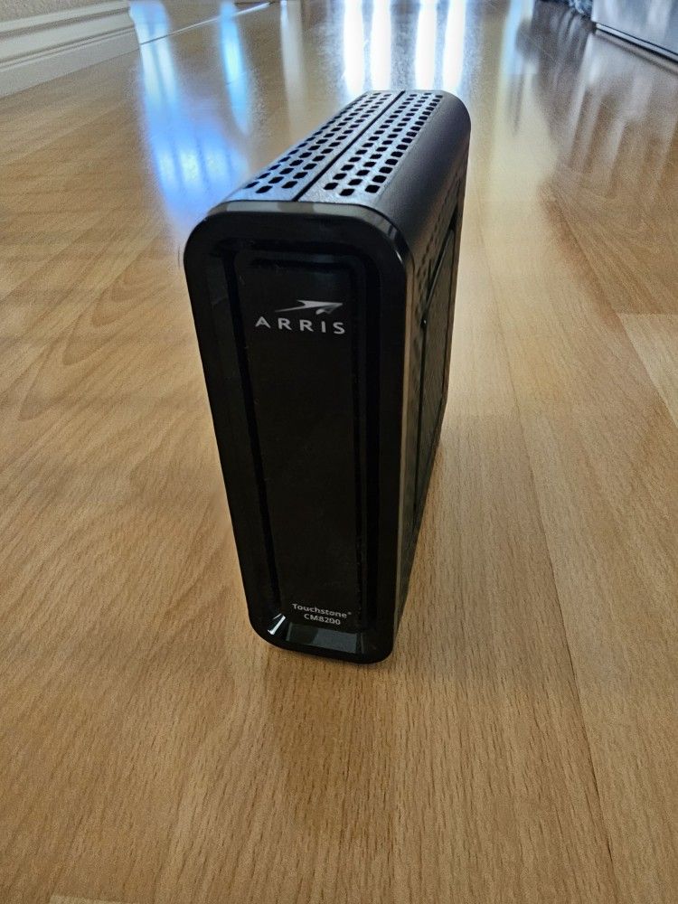 Arris CM 8200 Modem