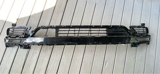 2018/2020 Lincoln Navigator Front lower grille