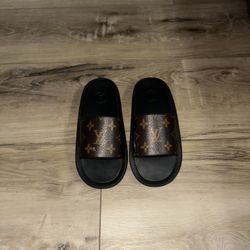 Louis Vuitton size 5.5
