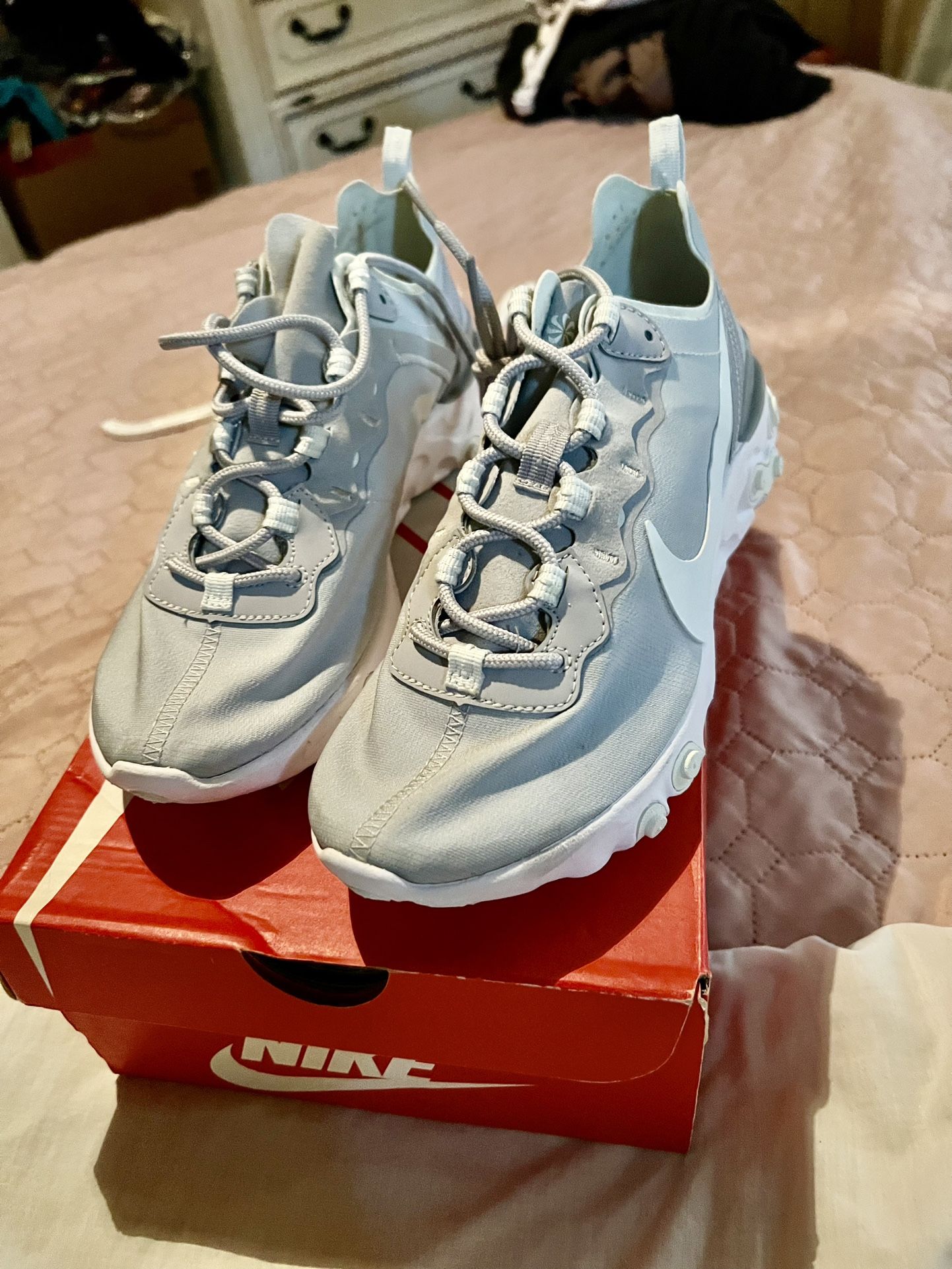 Nike React Women Size 9 Like New