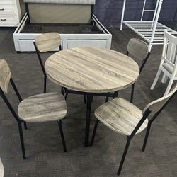 Light Oak Round Table Set 