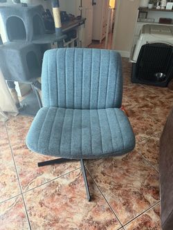 Cross leg chair