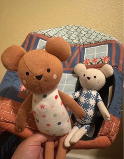 Cloth dollhouse for baby