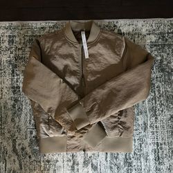 Lululemon Jacket And T-shirt Bundle 