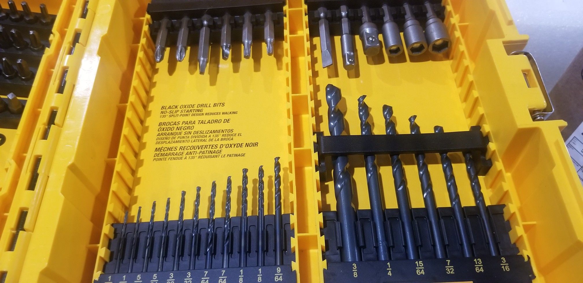 Dewalt drill bit and screw driver bit set