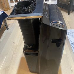 Midea 14000 btu Air Conditioner with heat