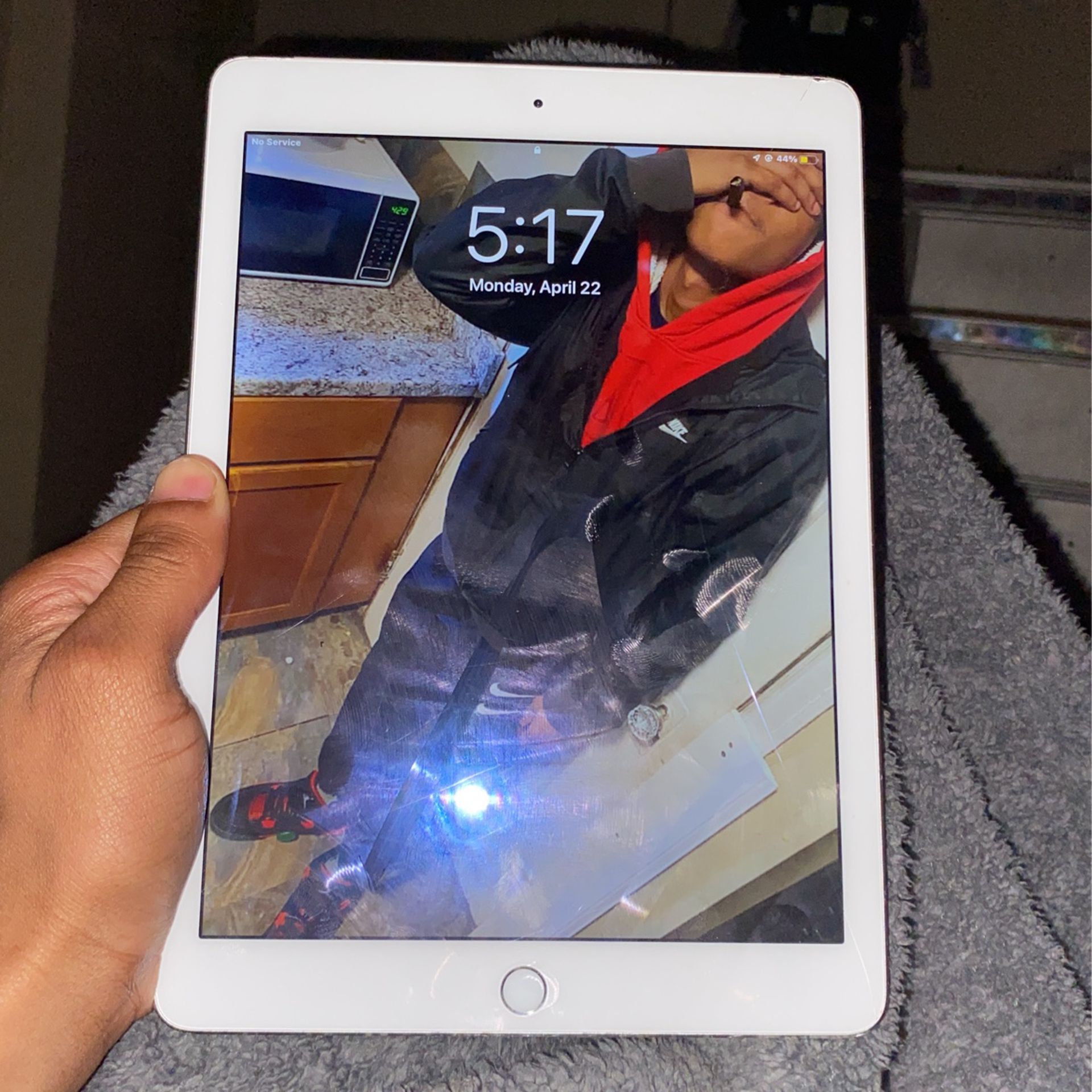 iPad 2019 , Nothing Wrong With It Can Check Before Buying ‼️