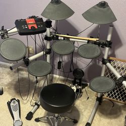 Yamaha Electric Drum Set