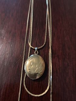 Vintage Locket! Great layering piece !