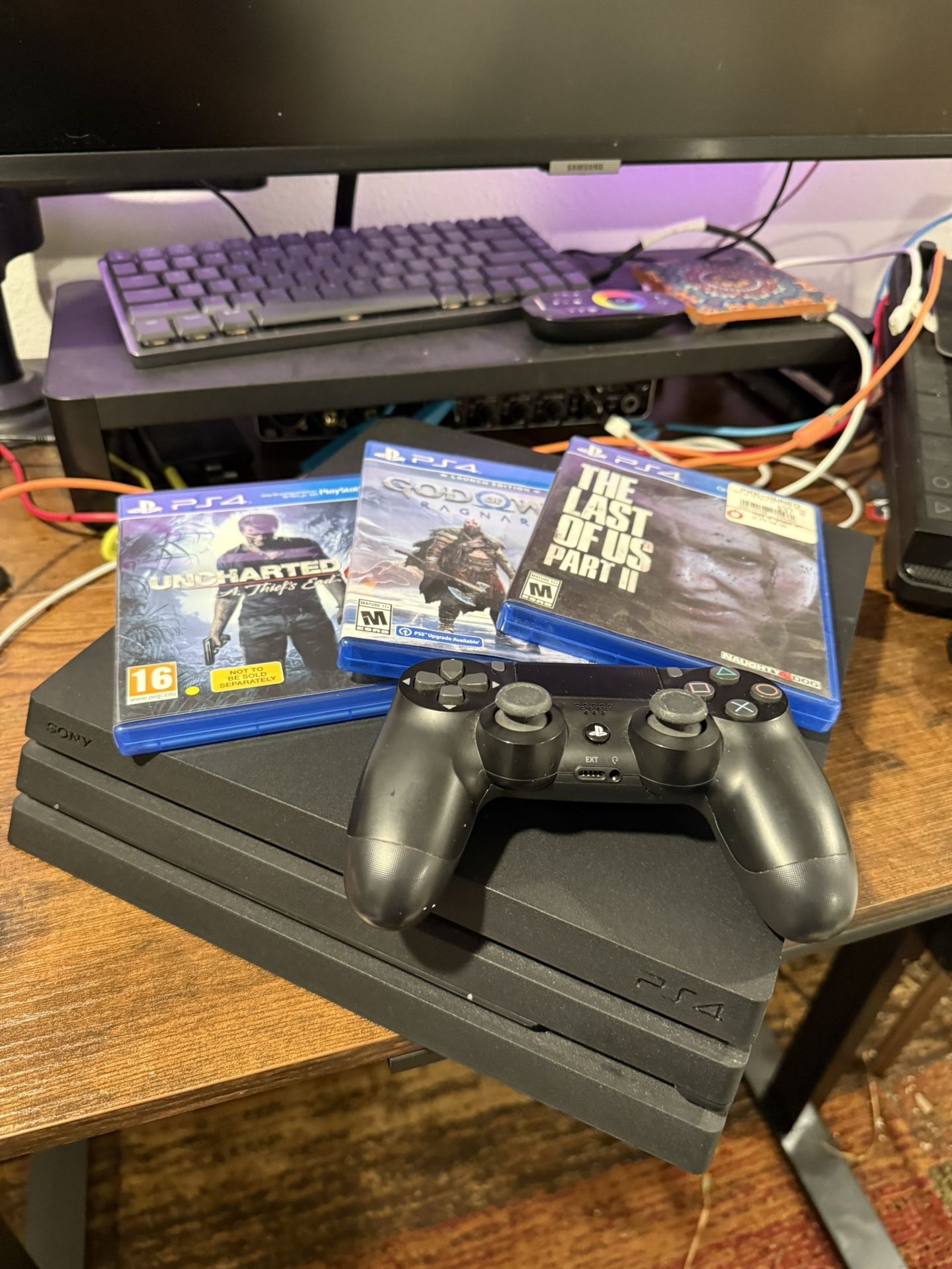 PS4 1tb, 2 Controllers, 10 Games