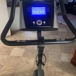Life fitness Exercise Stations Bike 