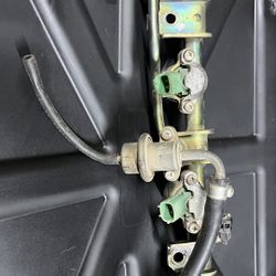 97 -04 Nissan Frontier 2.4 L Fuel Injectors 