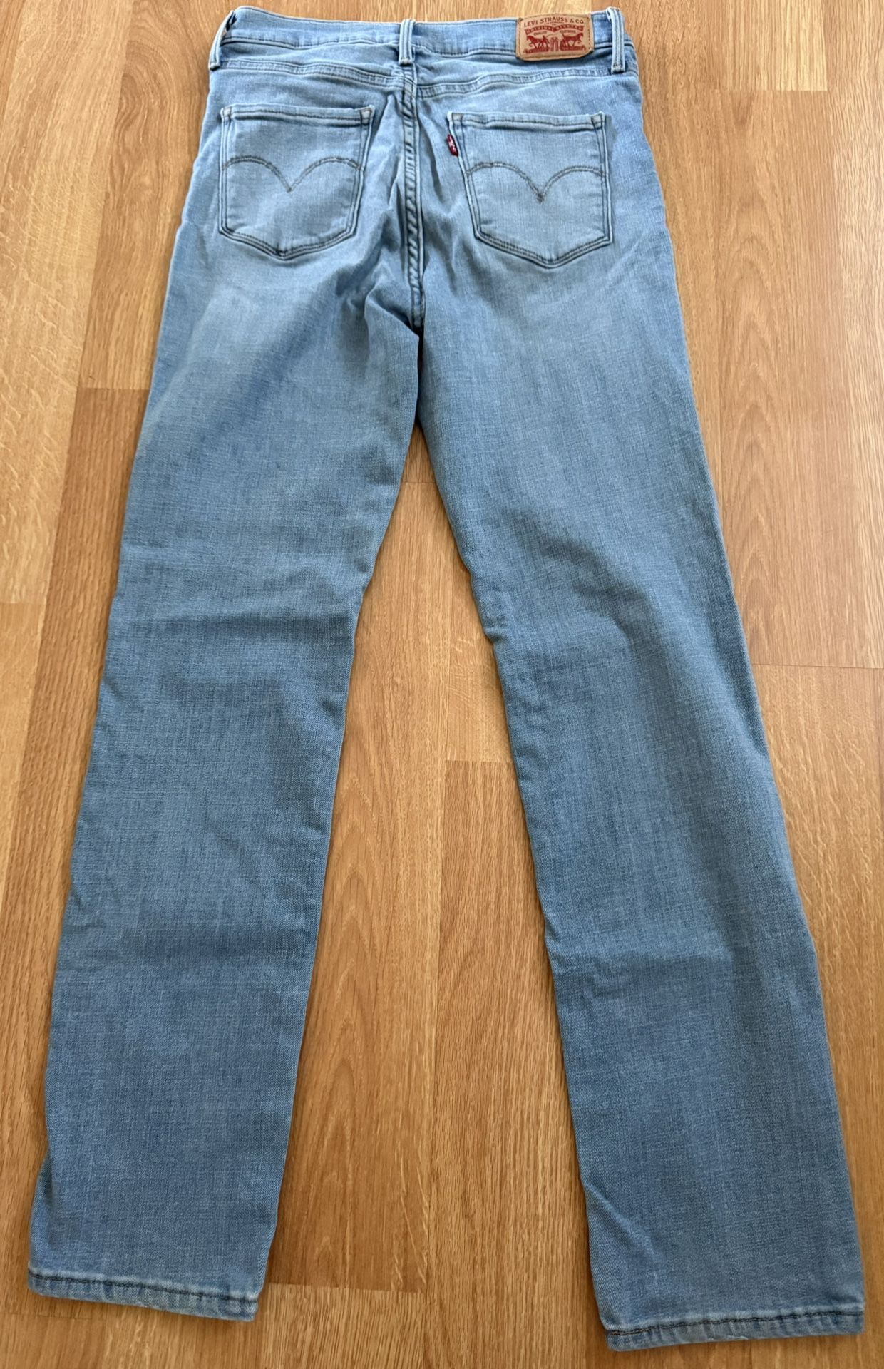 Women’s Levi’s 312 Shaping Slim Blue Jeans