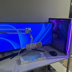 Gaming PC With Monitor And Microphone 
