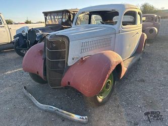 #80 • 1935 Ford Tudor
