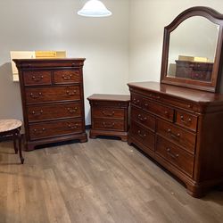 Dressers with nightstand and side table