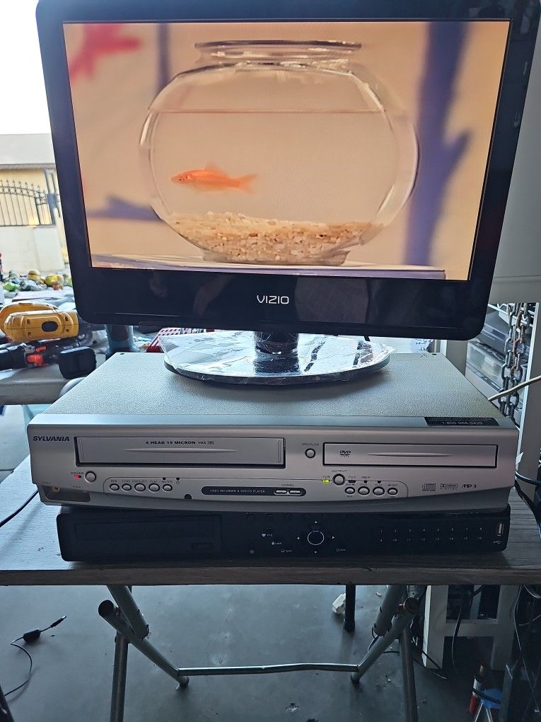 Sylvania Vcr/ Dvd Combo Mp3 4 Head 19 Microhd