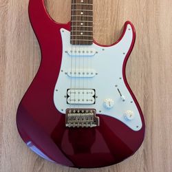 Yamaha PAC112J Pacifica Electric Guitar