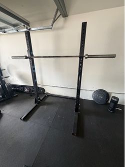 Rogue Monster Lite Squat Rack + 20KG Olympic Barbell