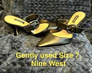 Gently Used Nine West Black Shoes. Size 7. 