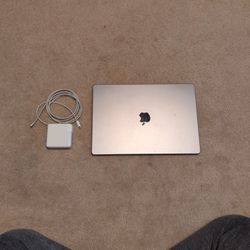 Apple M1 Pro Macbook
