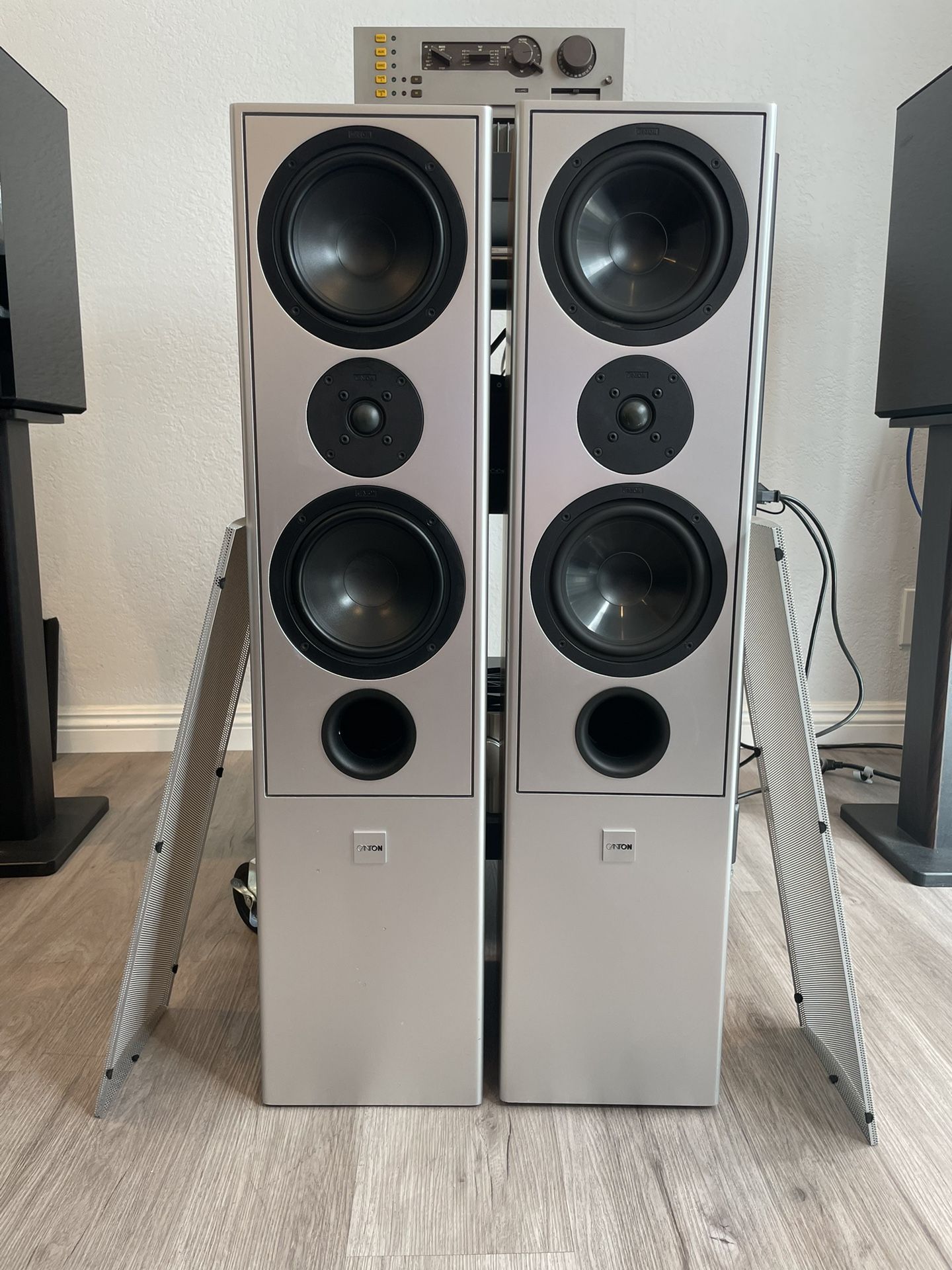 Canton LE 107 Floor Standing Speakers