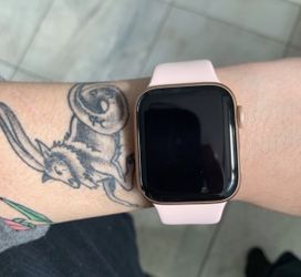 Iwatch 4 40mm rose deals gold