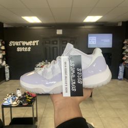 Jordan 11 Low Violet Purple Size 5.5y (7w) Available In Store!