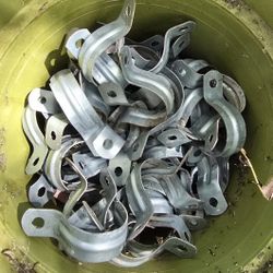 (65) 1" PVC Pipe Straps