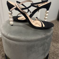 Pearly White Heeled Sandals 