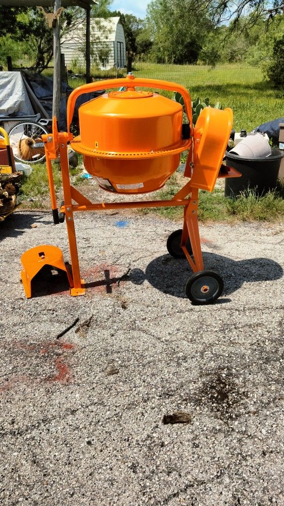 Central Machinery Concrete Mixer no motor 