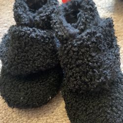 Baby Fleece Booties First Shoes Infant Size 12-18mo Never Worn! 