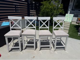 White Kitchen island chairs